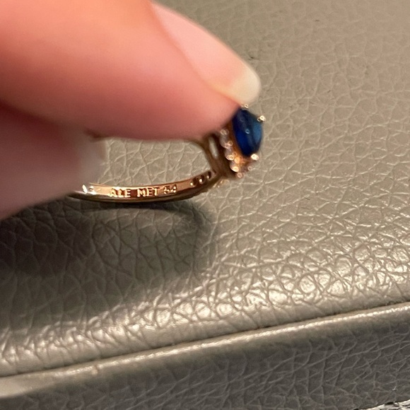 Sparkling Blue Elevated Heart Ring - Picture 10 of 12